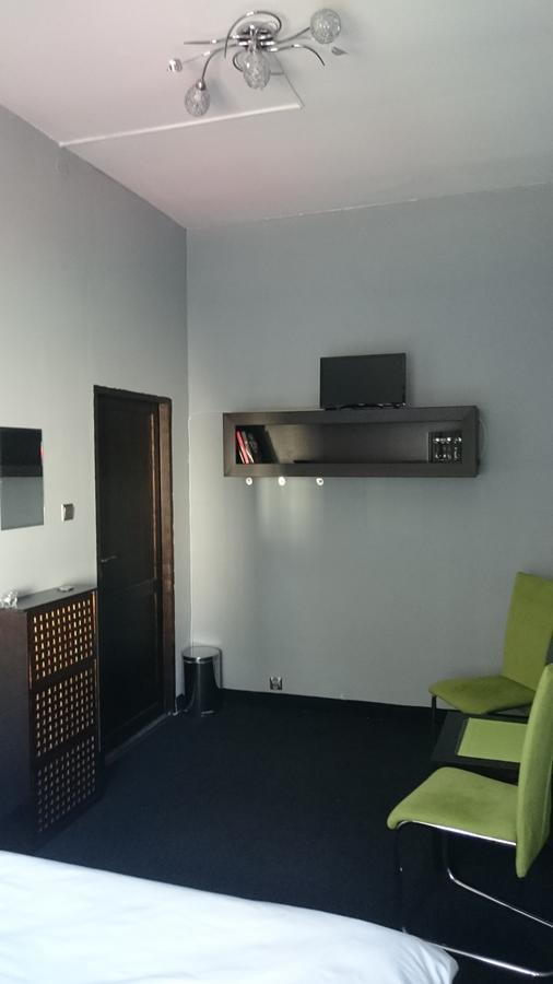 Incepcja 33 Hostel Wroclaw Ngoại thất bức ảnh