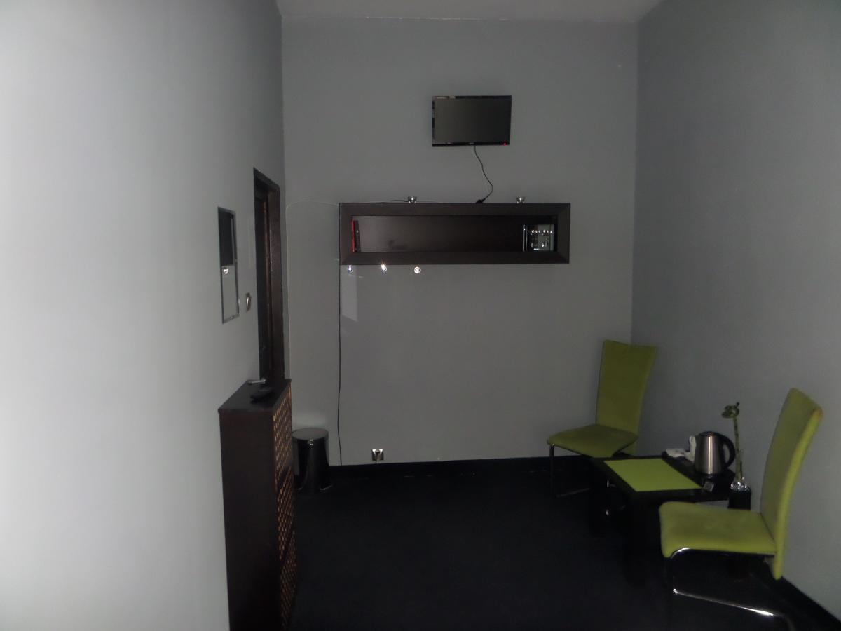 Incepcja 33 Hostel Wroclaw Ngoại thất bức ảnh