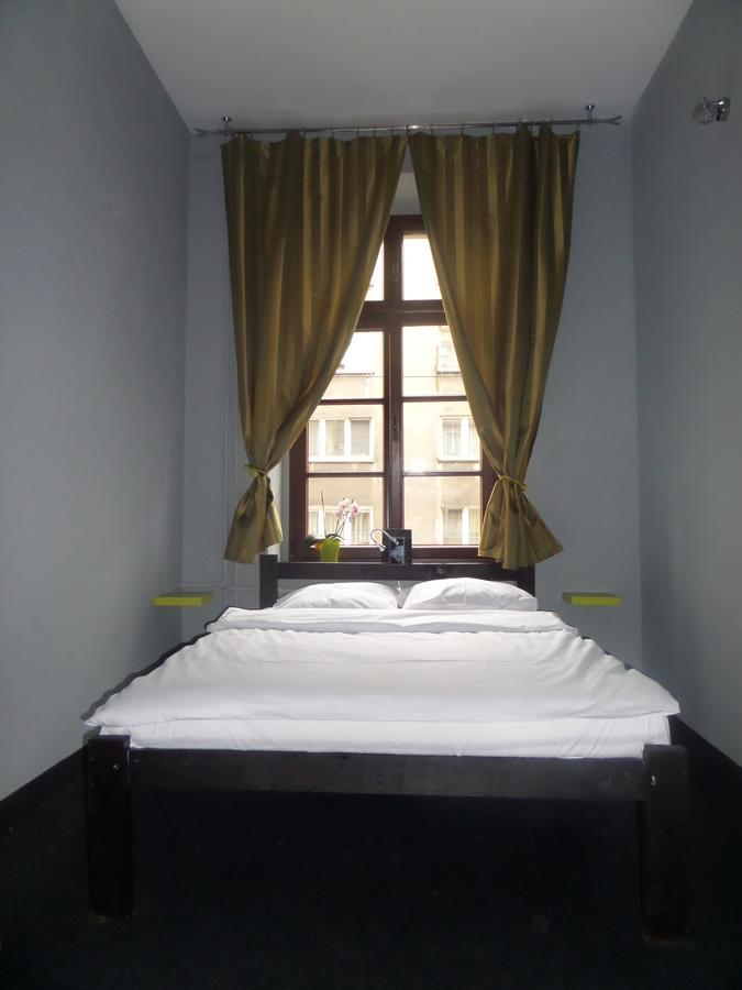 Incepcja 33 Hostel Wroclaw Ngoại thất bức ảnh