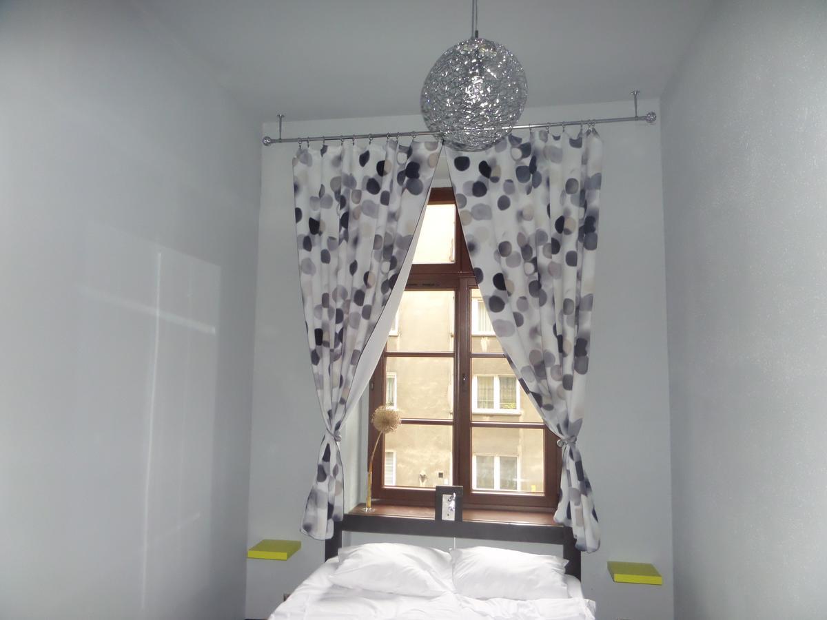 Incepcja 33 Hostel Wroclaw Ngoại thất bức ảnh