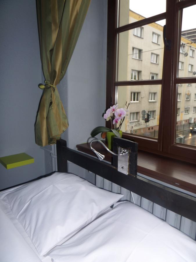Incepcja 33 Hostel Wroclaw Ngoại thất bức ảnh