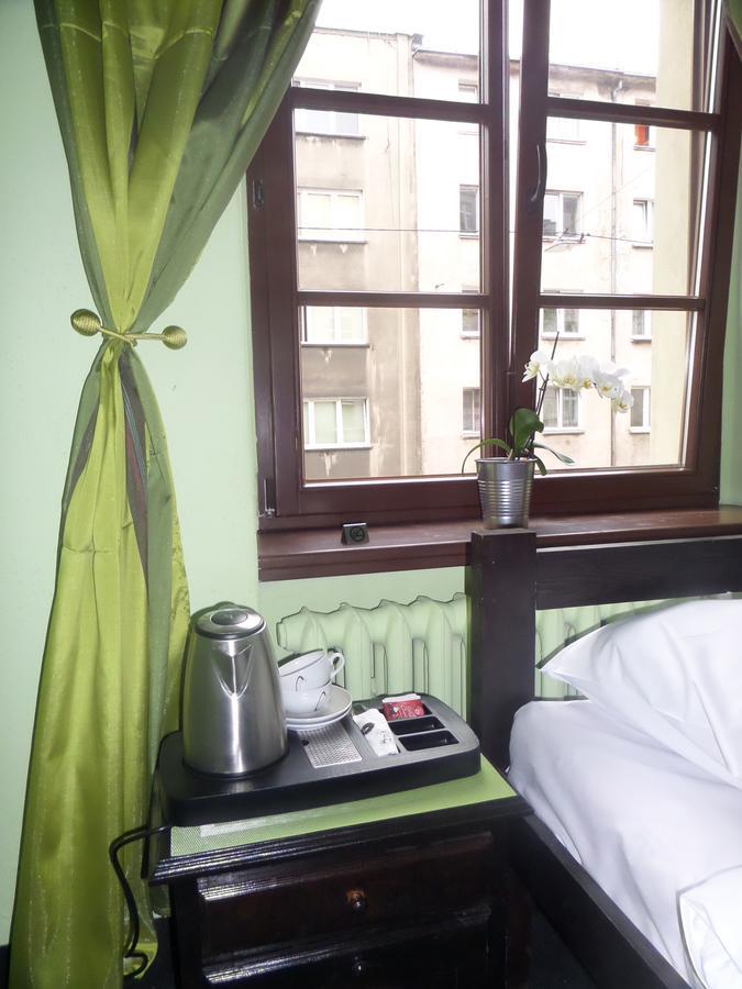 Incepcja 33 Hostel Wroclaw Ngoại thất bức ảnh
