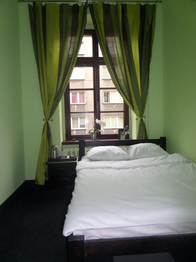 Incepcja 33 Hostel Wroclaw Ngoại thất bức ảnh