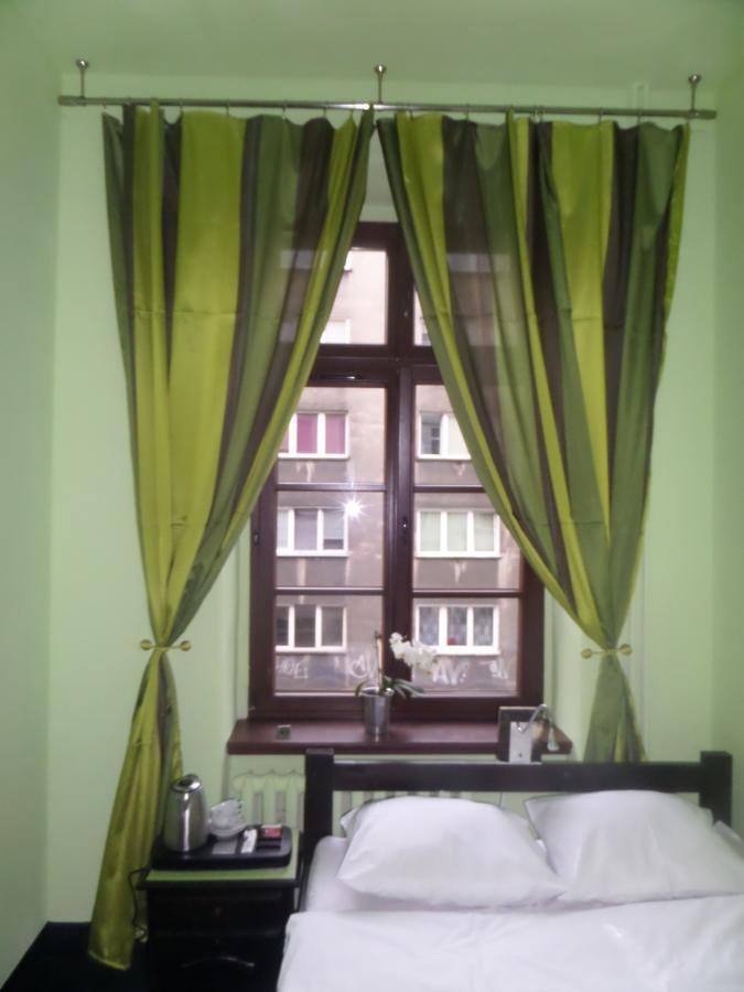 Incepcja 33 Hostel Wroclaw Ngoại thất bức ảnh